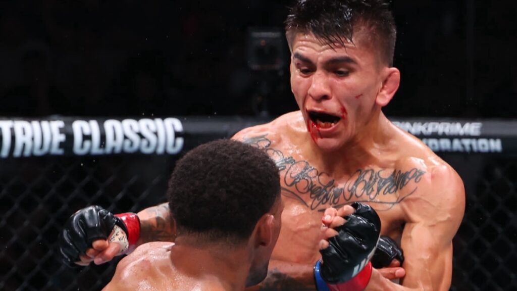 元Bellator王者パッチー・ミックスがUFCデビュー戦で完敗 打撃で完全に封じ込まれる