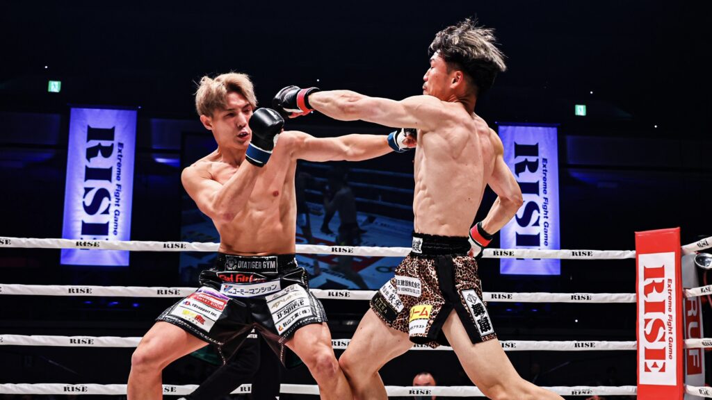 【RISE】YURA選手が衝撃の106秒KO ジャブ主体の戦術で伊藤澄哉を圧倒「テーマ通りの展開にできた」
