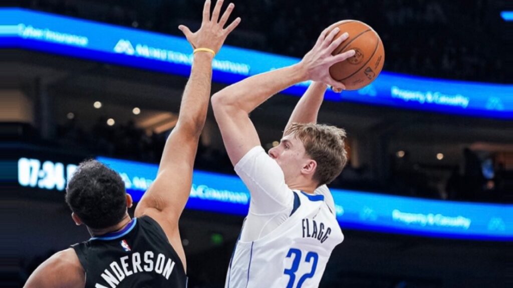 クーパー・フラッグが18歳でNBA新記録の42得点を樹立！伝説レブロン超えも白星は届かず