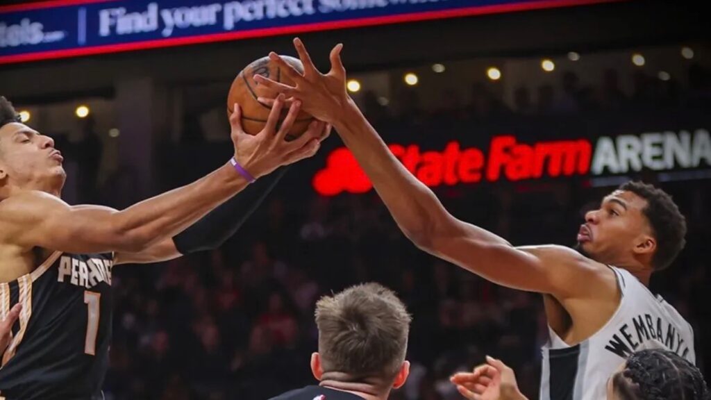 記録が塗り替えられ続ける今シーズン “怪物”ウェンバンヤマがNBA史上３人目の100試合連続ブロック達成 歴代１位浮上も現実味