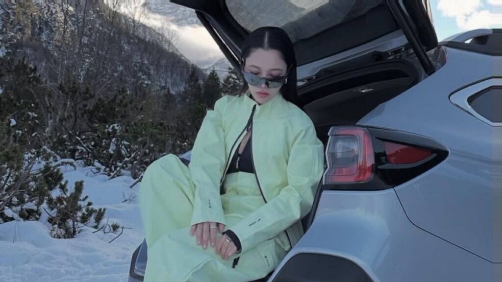 高梨沙羅選手 ナイキが選んだ理由─雪山で放たれた“世界基準”の存在感!! 五輪を控えた一枚が示す、トップアスリート×ファッションアイコンの現在地