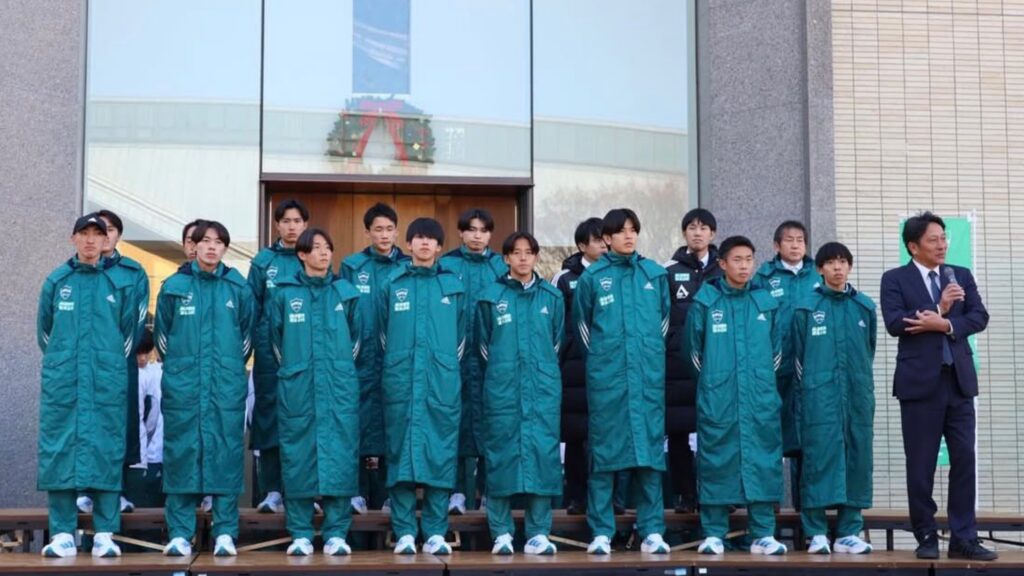 愛される名将の“原流サプライズ”青学大3連覇の陰にあった、卒業生への変わらぬ感謝 箱根Vのご褒美は「思い出を分かち合う旅」