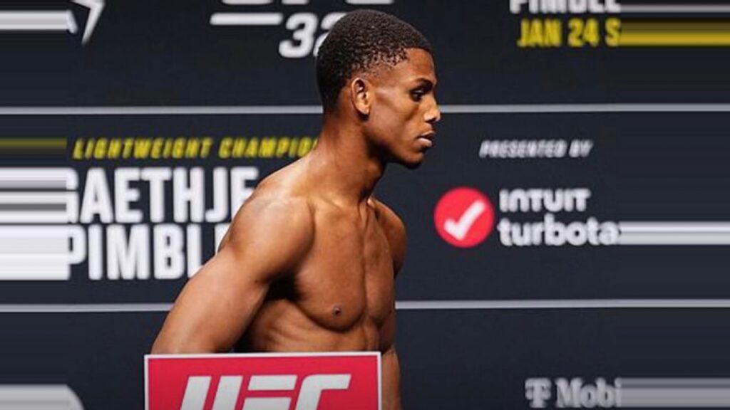 計量直後に倒れ込み…UFCファイターの容体を案じる声広がる 前日計量で起きた異変に大会関係者も緊張