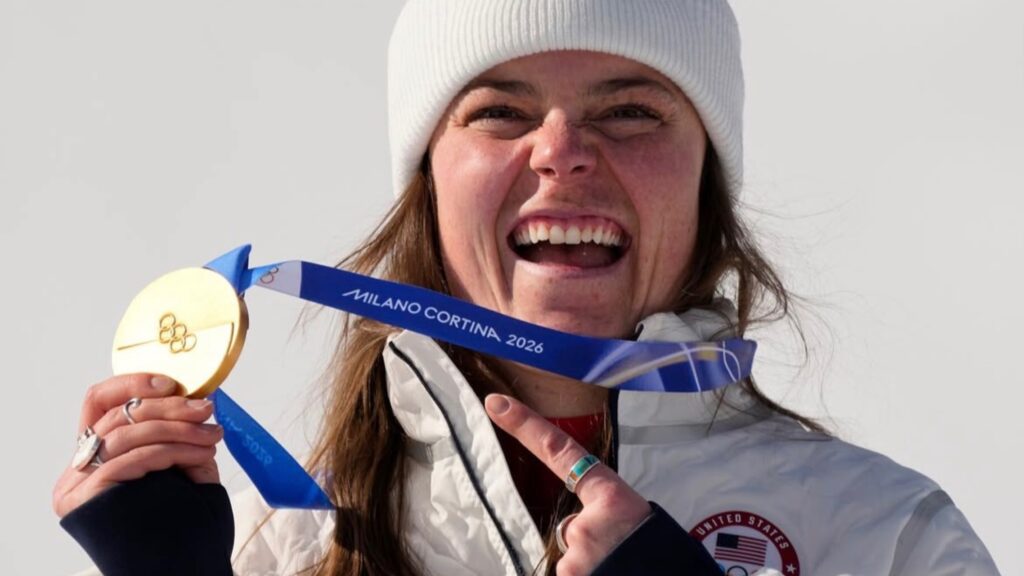 五輪メダル破損問題で組織委が調査開始 安全設計の「外れるコード」に注目集まる