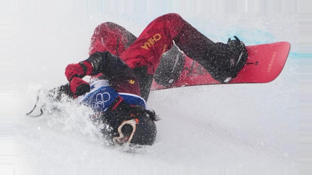 中国女子スノーボーダー劉佳宇選手、ハーフパイプ転倒も無事 SNSで安否報告「大きな異常なし」