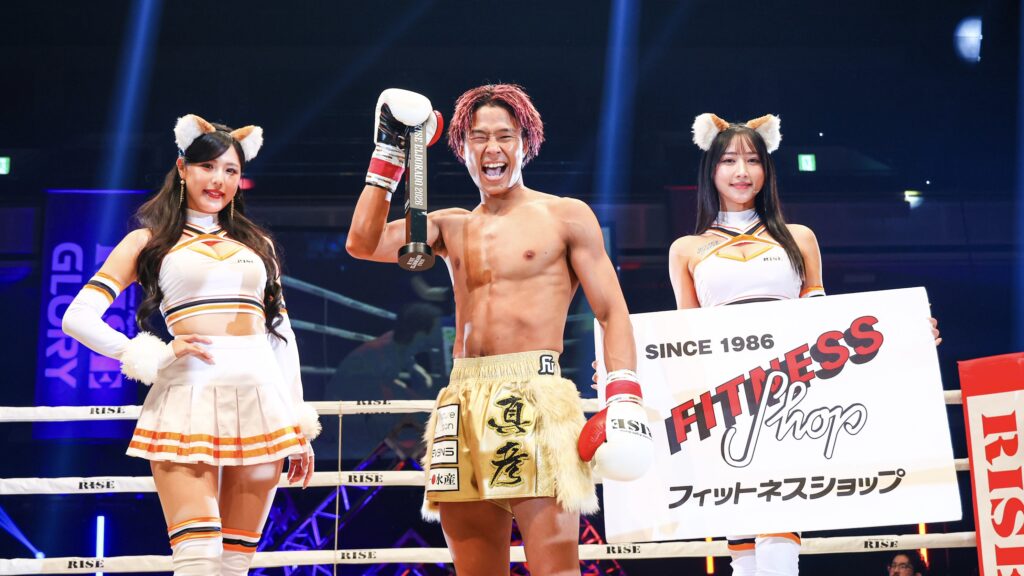 RISE鈴木真彦選手 剛腕 右フックで144秒KO勝ち 伊東龍也選手を3度ダウン奪い大会 第一試合を盛り上げる