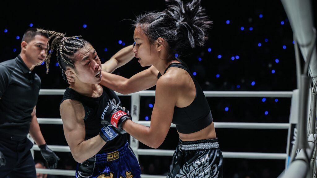 「スーパーガール」が75秒で散った日…涙のグローブ置き アンナ・ジャルーンサック、敗戦直後に電撃引退