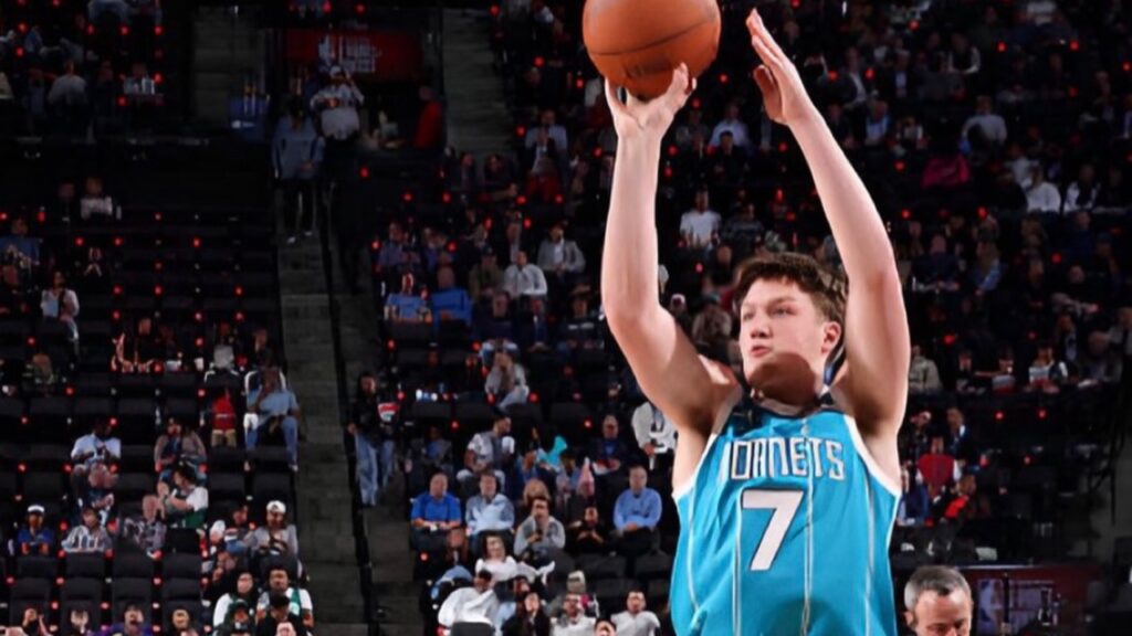 今季のNBAでホーネッツのコン・カニップルが歴史的快挙へ！